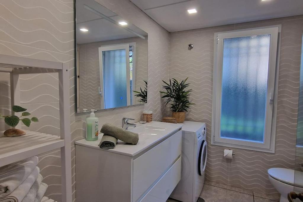 Luxe Studio Met Ruim Terras, Vlak Aan Zee! Sitio de Calahonda Ngoại thất bức ảnh