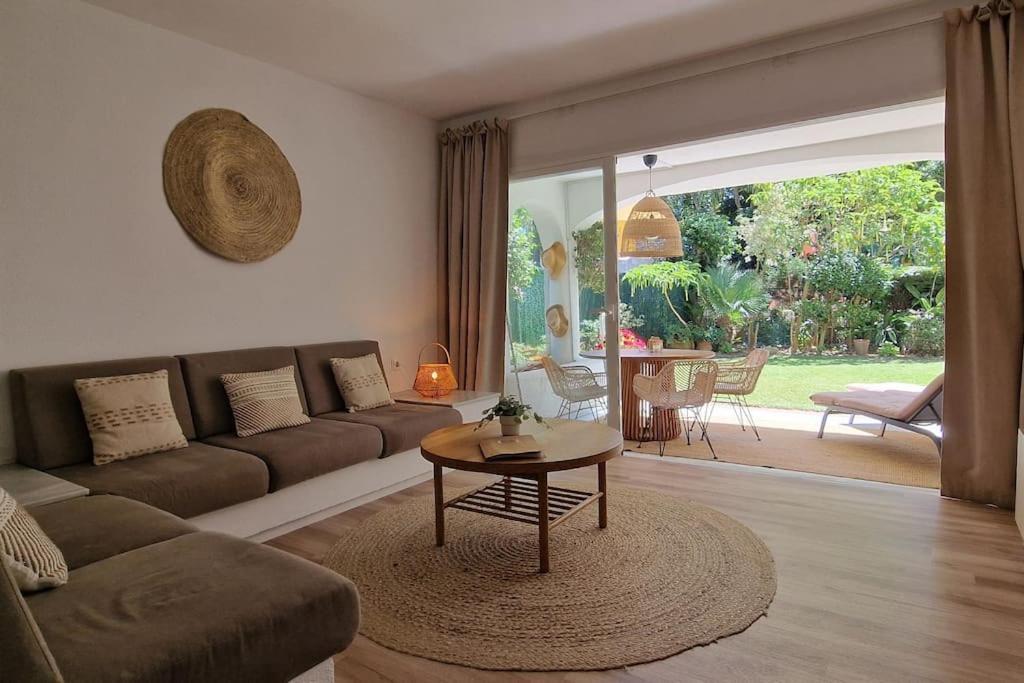 Luxe Studio Met Ruim Terras, Vlak Aan Zee! Sitio de Calahonda Ngoại thất bức ảnh
