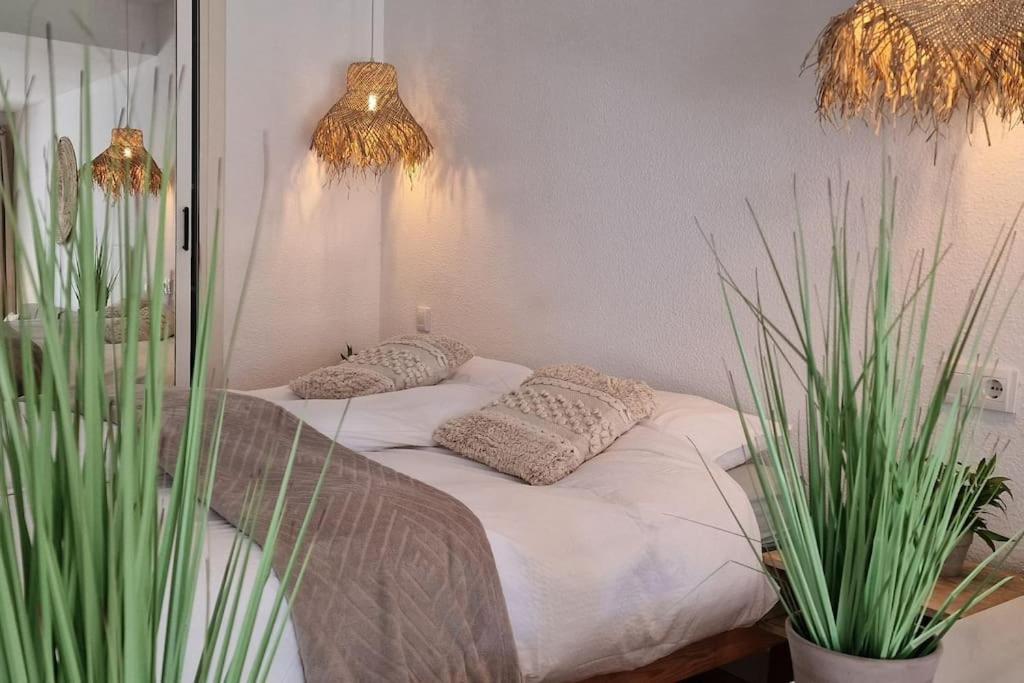 Luxe Studio Met Ruim Terras, Vlak Aan Zee! Sitio de Calahonda Ngoại thất bức ảnh