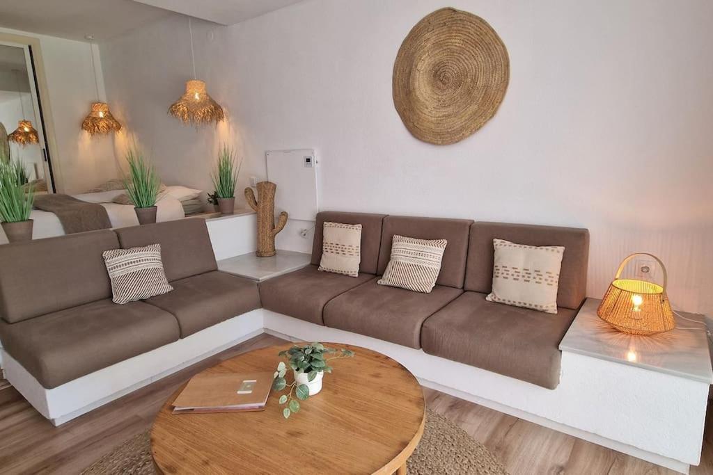 Luxe Studio Met Ruim Terras, Vlak Aan Zee! Sitio de Calahonda Ngoại thất bức ảnh