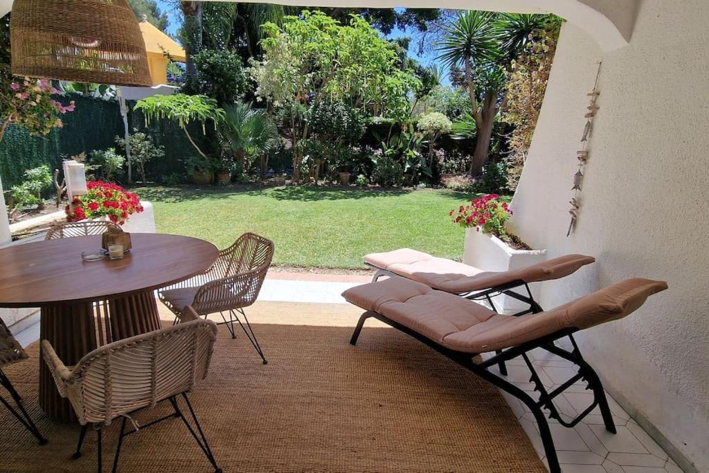 Luxe Studio Met Ruim Terras, Vlak Aan Zee! Sitio de Calahonda Ngoại thất bức ảnh